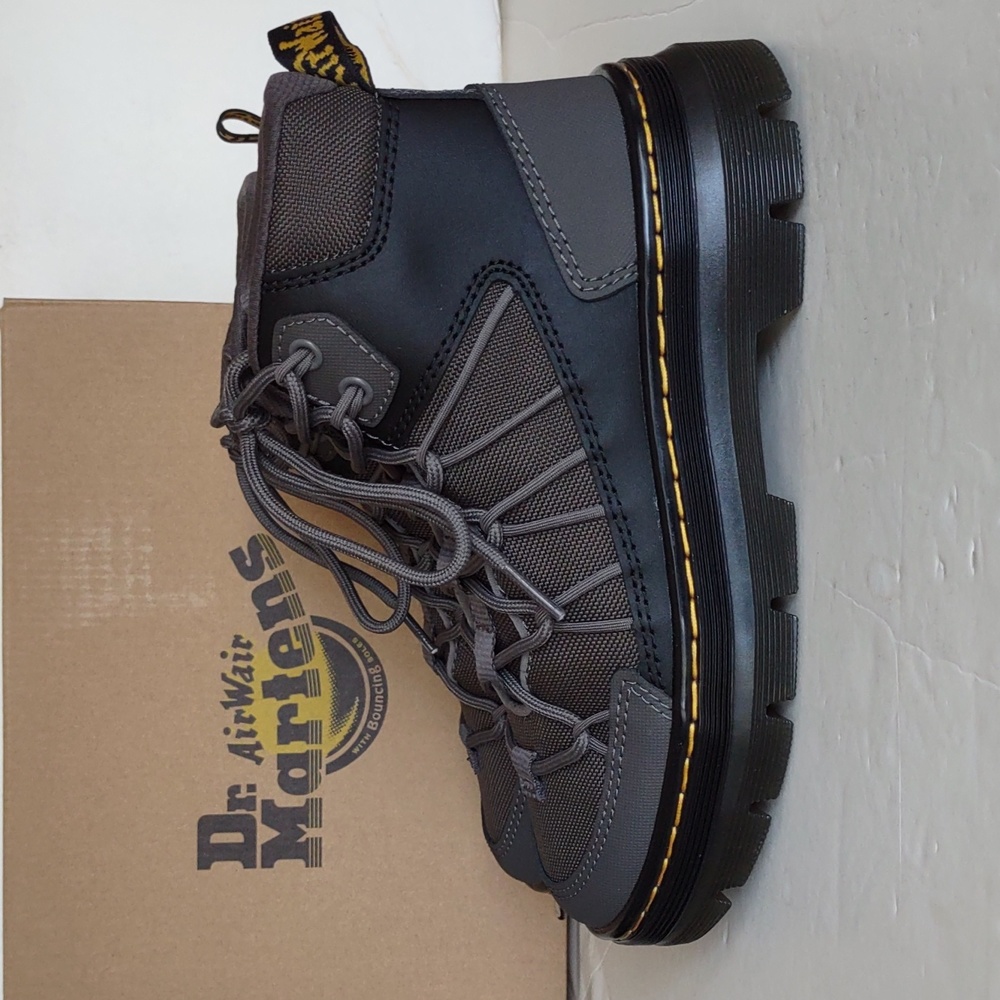 BRAND NEW DR MARTENS BUWICK BOOTS